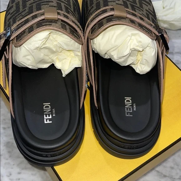 Fendi Men's Black and Brown Monogram Loafers - Picture 5 of 10